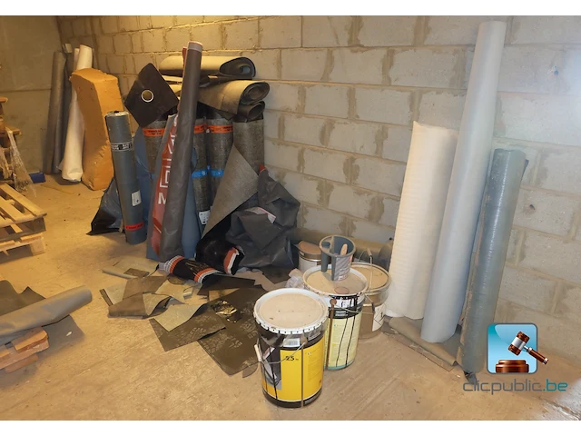 Set met dakmembranen en dakbedekkingsproducten - afbeelding 1 van  7