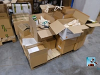 Set met enveloppen en goodies - afbeelding 2 van  9