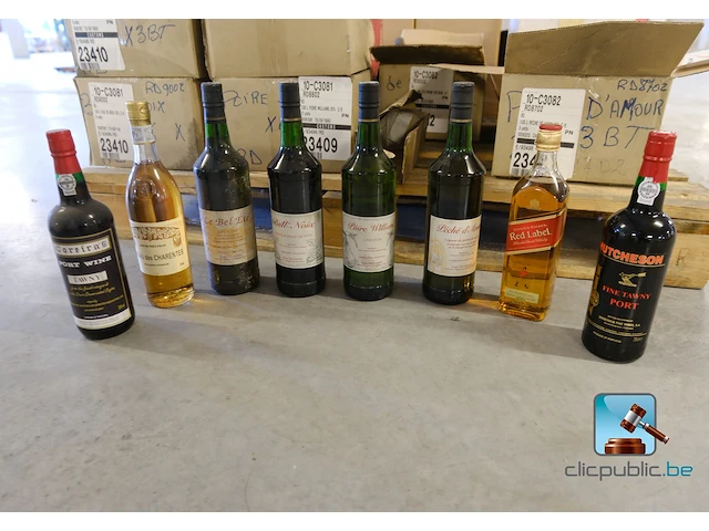 Set met flessen alcohol en aperitief - afbeelding 1 van  5