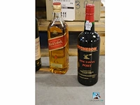 Set met flessen alcohol en aperitief - afbeelding 2 van  5