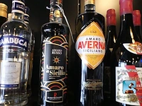 Set met flessen sterke drank en likeuren - afbeelding 5 van  12