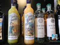 Set met flessen sterke drank en likeuren - afbeelding 7 van  12
