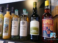 Set met flessen sterke drank en likeuren - afbeelding 8 van  12