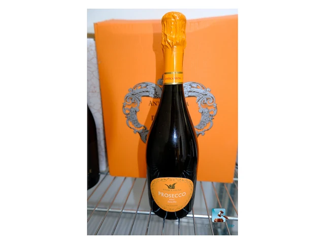 Set met flessen wijn en prosecco - afbeelding 2 van  9
