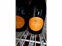 Set met flessen wijn, prosecco en limonade - afbeelding 2 van  9