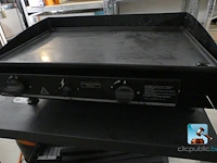Set met gasplancha en barbecues - afbeelding 2 van  8