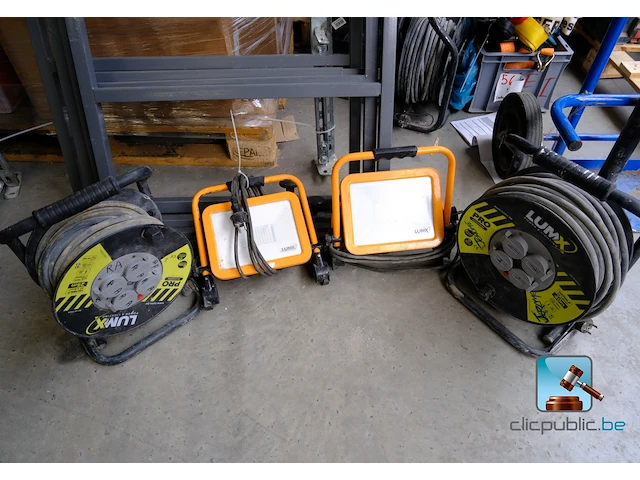 Set met kabelhaspels en led-schijnwerpers - afbeelding 1 van  8