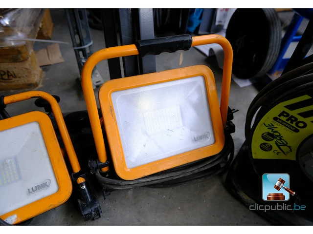 Set met kabelhaspels en led-schijnwerpers - afbeelding 7 van  8
