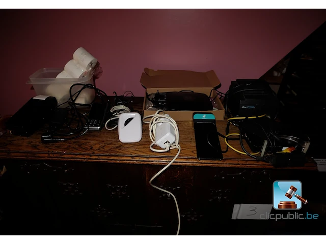 Set met kassa- en internetapparatuur - afbeelding 1 van  21