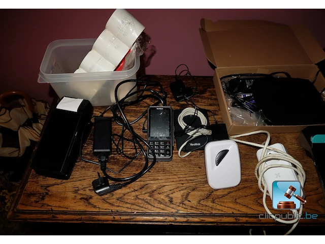 Set met kassa- en internetapparatuur - afbeelding 15 van  21