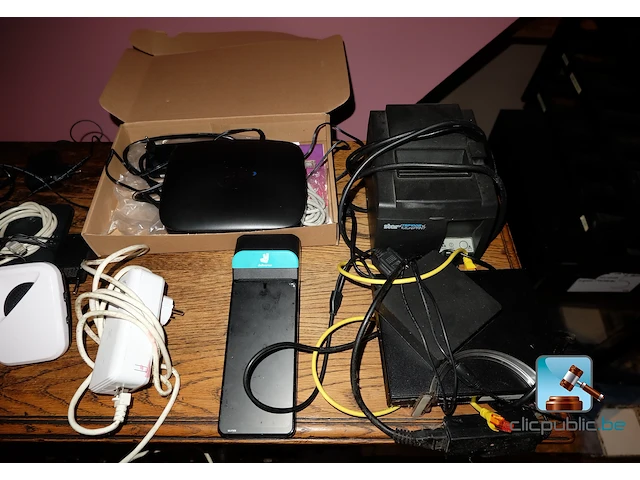Set met kassa- en internetapparatuur - afbeelding 16 van  21