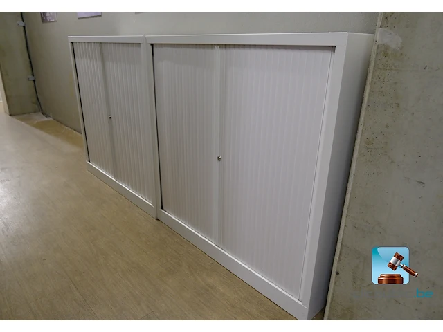 Set met kast met luiken - afbeelding 1 van  4