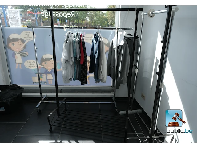 Set met kledingrekken en planken - afbeelding 2 van  7