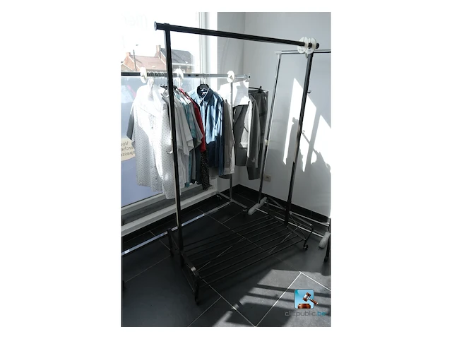 Set met kledingrekken en planken - afbeelding 4 van  7