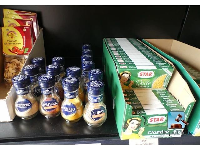 Set met kruiden en specerijen - afbeelding 2 van  8