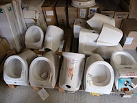 Set met urinoirs en toiletten - afbeelding 1 van  9