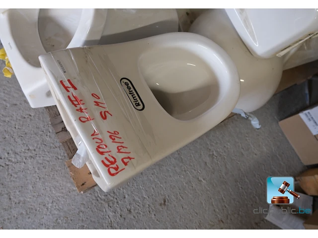 Set met urinoirs en toiletten - afbeelding 3 van  9