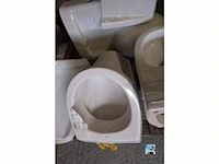 Set met urinoirs en toiletten - afbeelding 4 van  9