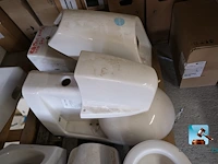 Set met urinoirs en toiletten - afbeelding 5 van  9