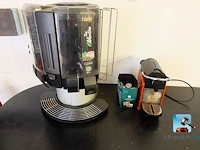 Set met warmdrankdispenser en koffiemachine