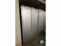 Set metalen kasten met luiken