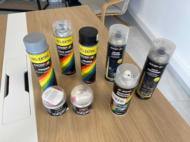 Set motip primers, lakken, reinigers en plamuur - afbeelding 1 van  5