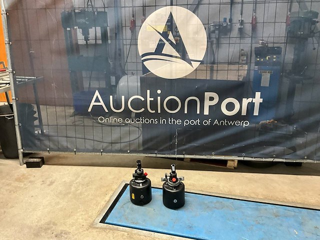 Set oliereservoirs voor kipper - afbeelding 1 van  1