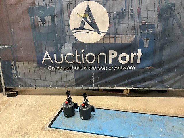 Set oliereservoirs voor kipper - afbeelding 1 van  1