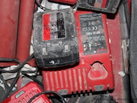 Set opladers - milwaukee - diverse modellen set batterijen - milwaukee - afbeelding 2 van  2