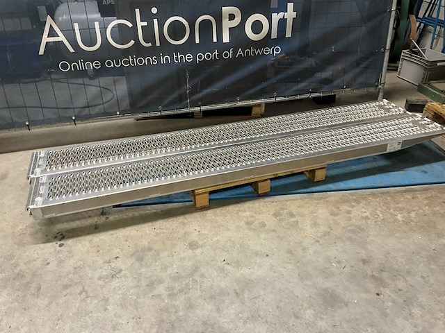 Set oprijplaten aluminium 247x30cm - afbeelding 1 van  1