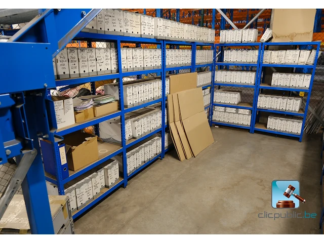 Set planken zonder inhoud - afbeelding 1 van  5