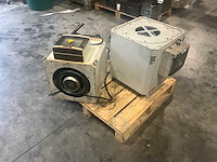 Set professionele industriële olienevel-/dampafzuigers en koelvloeistoffilters - afbeelding 6 van  18