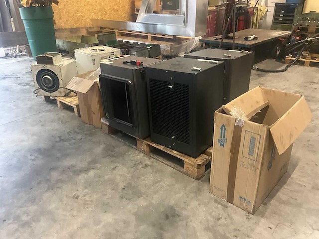 Set professionele industriële olienevel-/dampafzuigers en koelvloeistoffilters - afbeelding 12 van  18