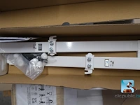 Set radiatoren met bevestigingsmateriaal - afbeelding 4 van  4