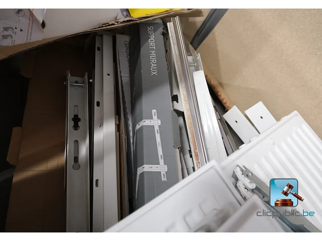 Set radiatoren met bevestigingsmateriaal - afbeelding 2 van  9