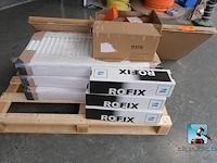 Set radiatoren met thermostaatknoppen en bevestigingsmateriaal - afbeelding 6 van  13