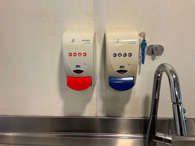 Set roestvrijstalen tafels horeca - afbeelding 2 van  3