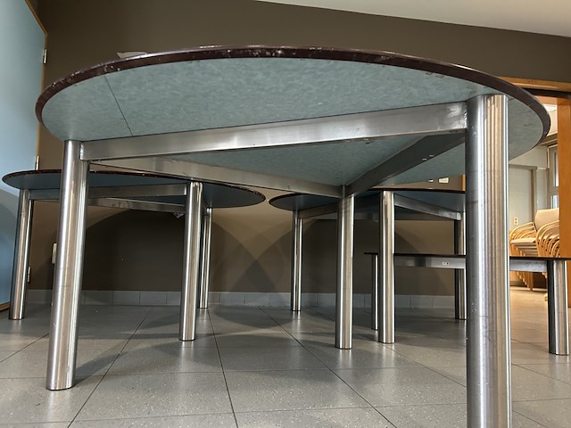 Set ronde tafels (2) - afbeelding 4 van  5
