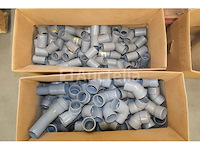 Set sanitaire voorzieningen en accessoires - afbeelding 3 van  15