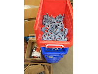 Set sanitaire voorzieningen en accessoires - afbeelding 4 van  15