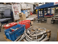 Set sanitaire voorzieningen en accessoires - afbeelding 7 van  15