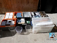 Set serviesgoed en verbruiksartikelen