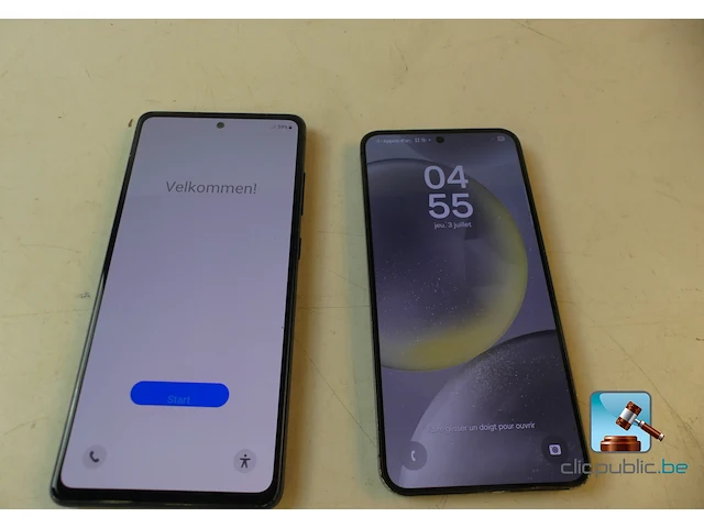 Set smartphones met toetsenbord - afbeelding 12 van  12