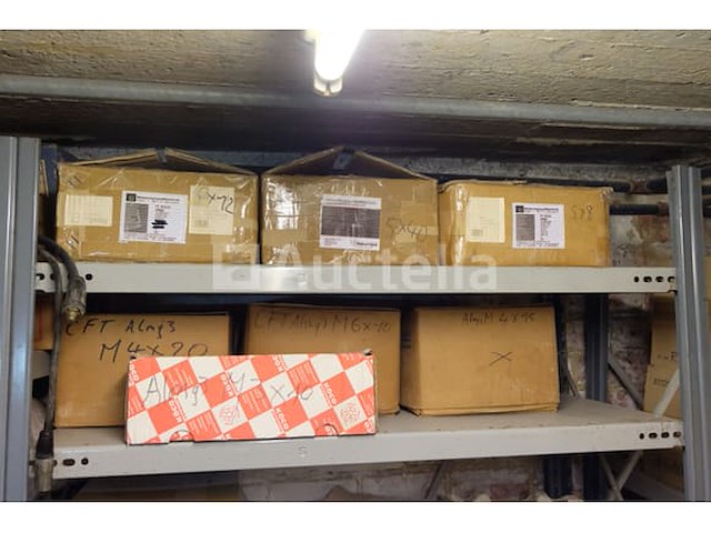 Set stijlen en diverse beslagen - afbeelding 2 van  18