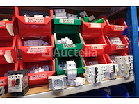 Set stroomonderbrekers en diverse elektrische accessoires - afbeelding 3 van  32