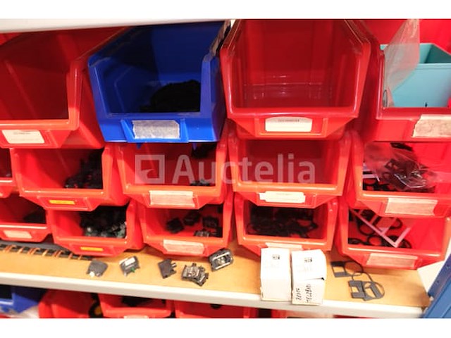 Set stroomonderbrekers en diverse elektrische accessoires - afbeelding 6 van  32