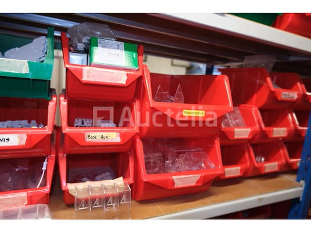 Set stroomonderbrekers en diverse elektrische accessoires - afbeelding 7 van  32