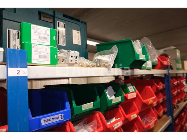 Set stroomonderbrekers en diverse elektrische accessoires - afbeelding 14 van  32