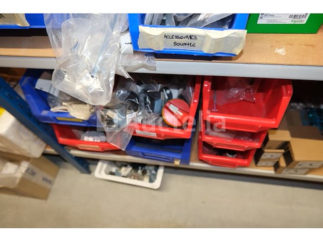 Set stroomonderbrekers en diverse elektrische accessoires - afbeelding 18 van  32