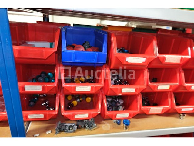 Set stroomonderbrekers en diverse elektrische accessoires - afbeelding 20 van  32